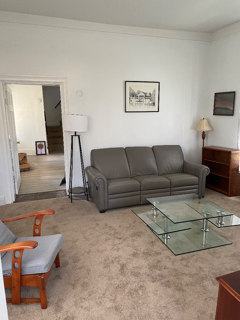 Clean, 2 floor  Apt 1 bedroom with office available Nov 1st 2026 - Photo 9