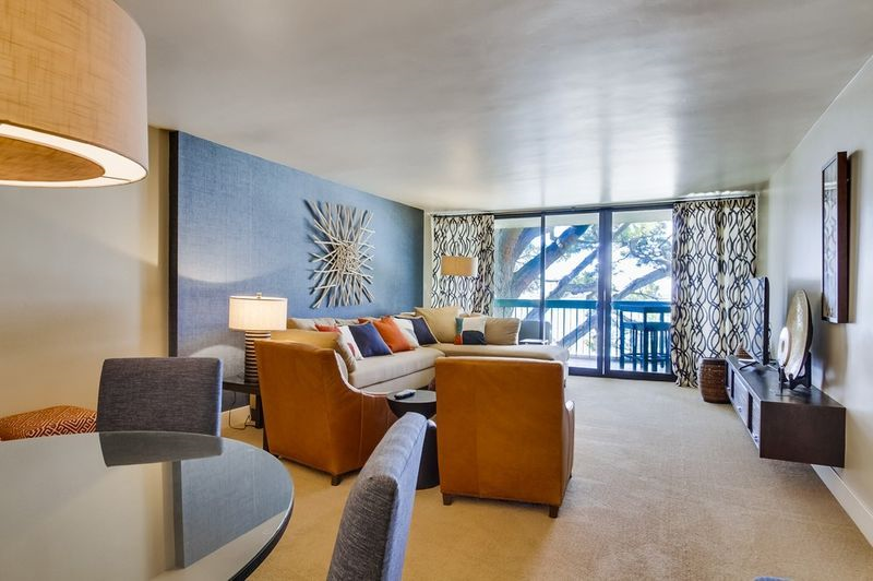 BayFront Serenity -Expansive Bay Views With Pool, Hot Tub & Gym - Photo 3
