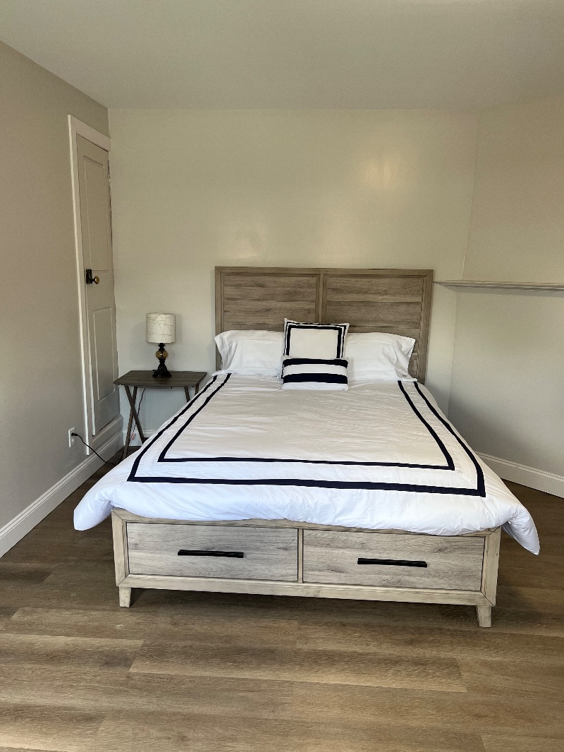 Apartment in New York Mills - Photo 1