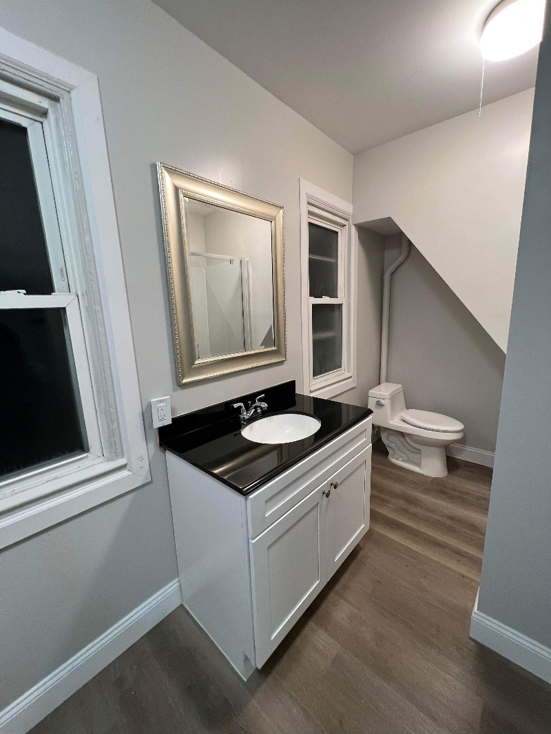 Apartment in New York Mills - Photo 8