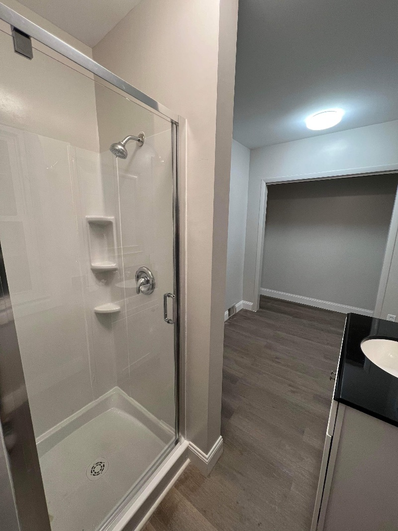 Apartment in New York Mills - Photo 9