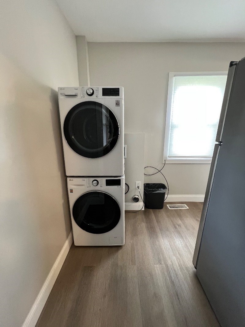 Apartment in New York Mills - Photo 7