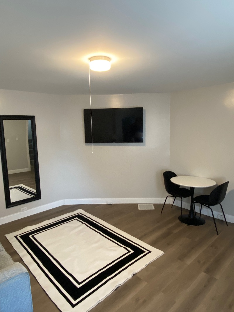 Apartment in New York Mills - Photo 5