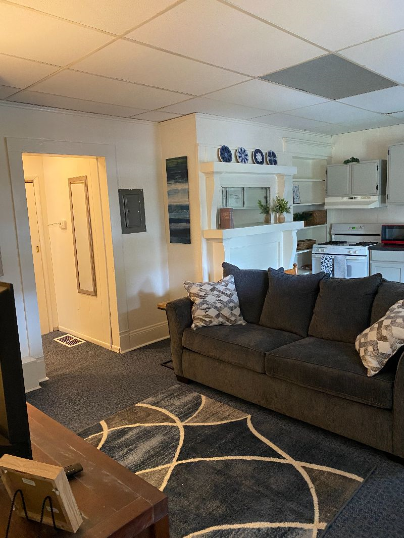 Cute One Bedroom Apartment located near Downtown. - Photo 2