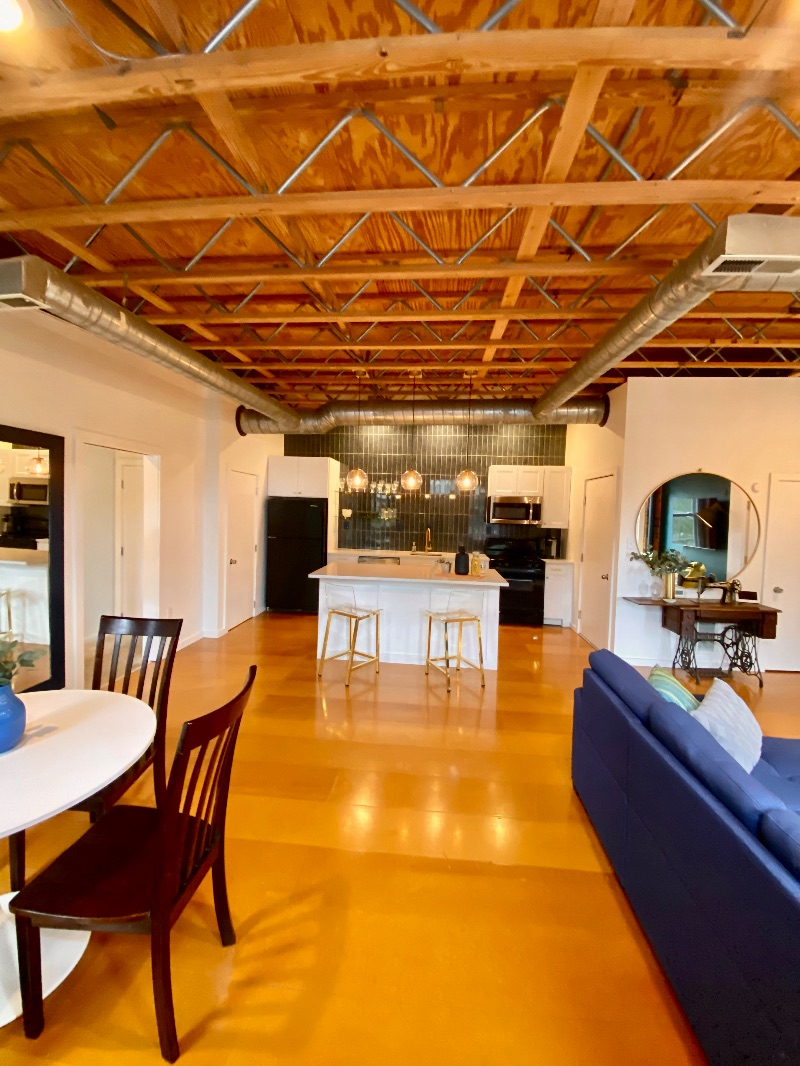 Industrial Short North Condo - Photo 6