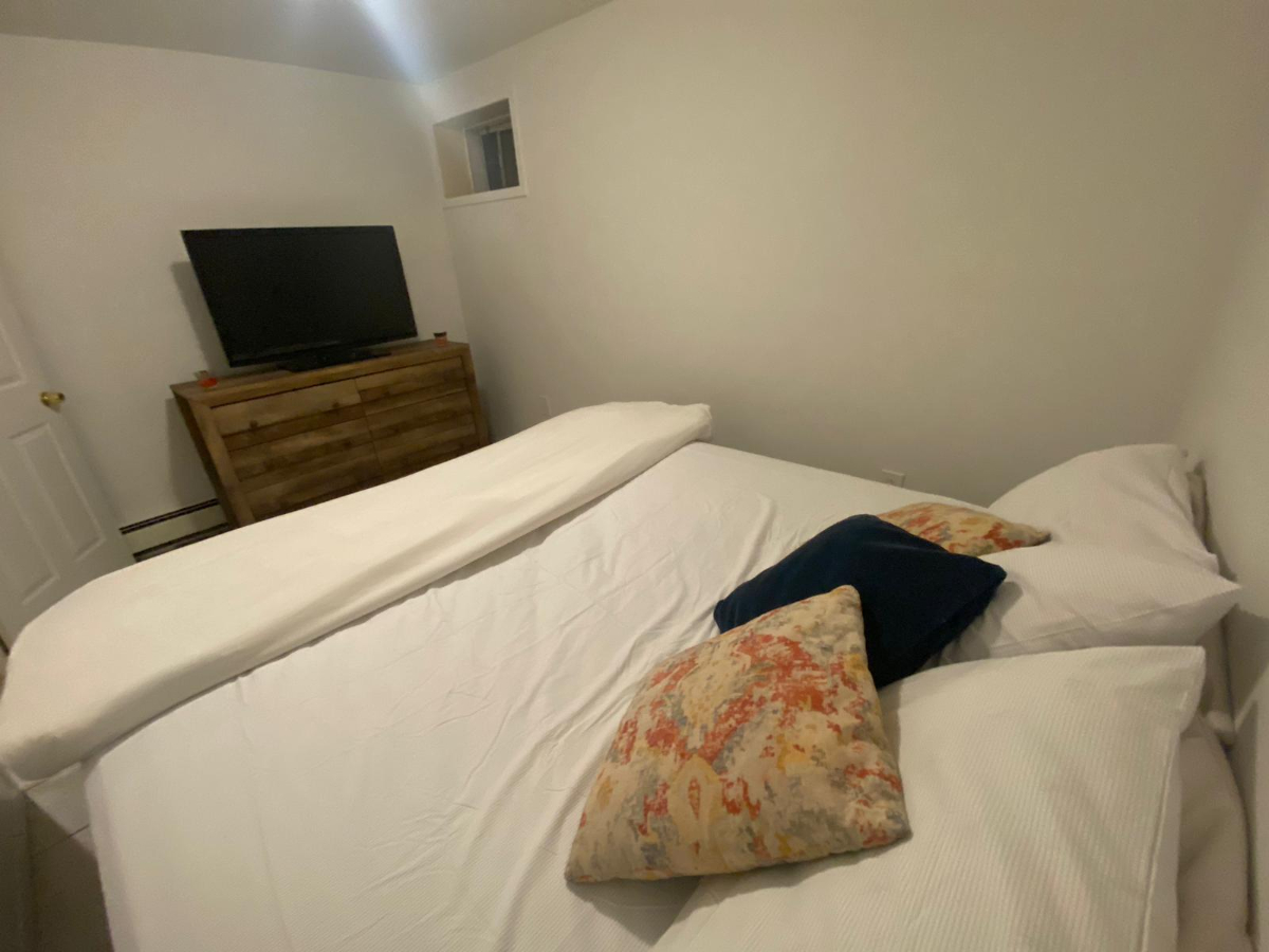 Room For Rent In Family Home - Photo 5