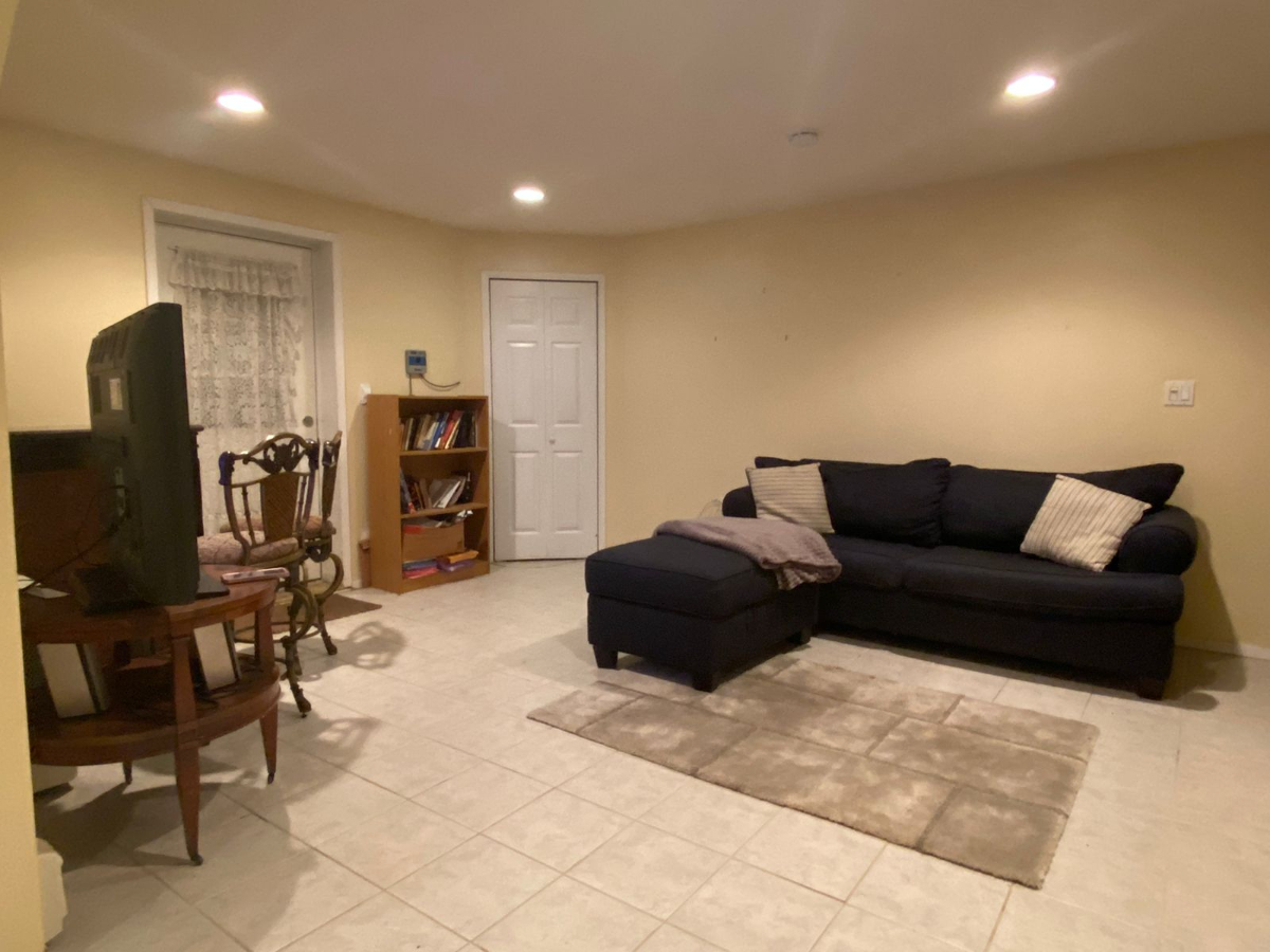 Room For Rent In Family Home - Photo 3