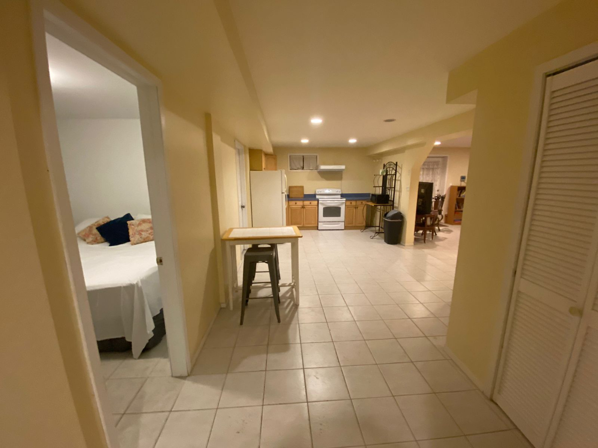 Room For Rent In Family Home - Photo 8