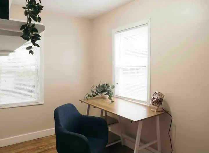 Convenient and cozy 1bd lower of duplex with office and laundry in-unit - Photo 6
