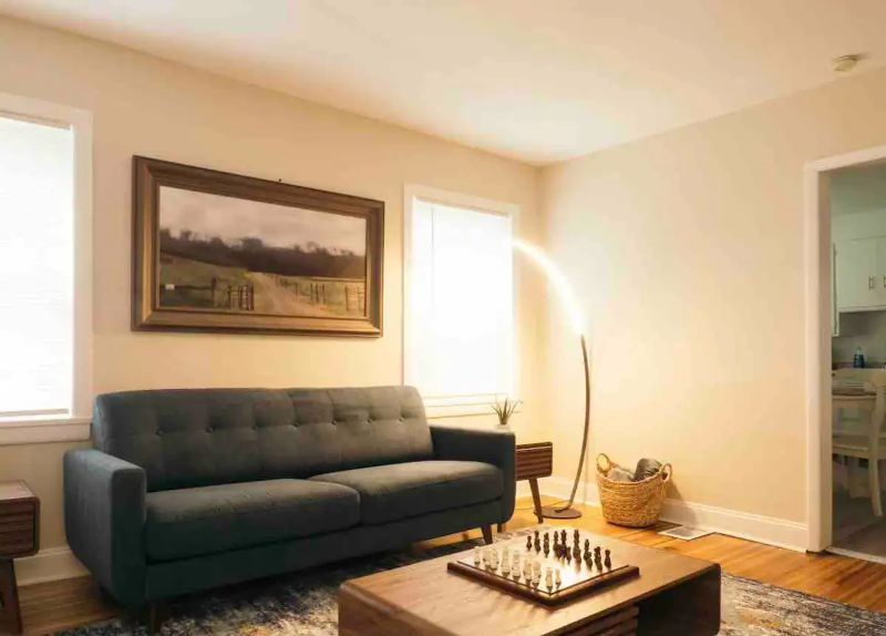 Convenient and cozy 1bd lower of duplex with office and laundry in-unit - Photo 5