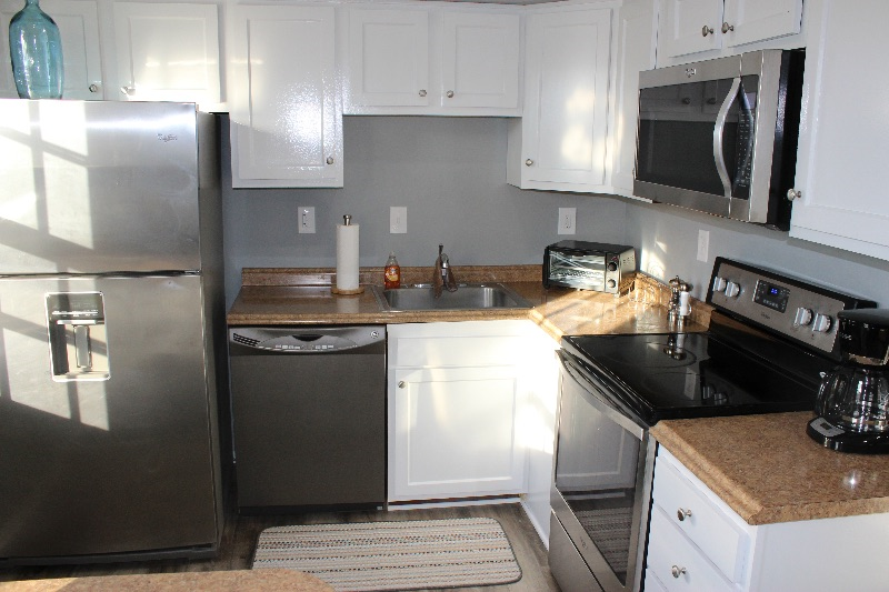 Cozy 1-Bedroom Condo in Hillcrest - Photo 8