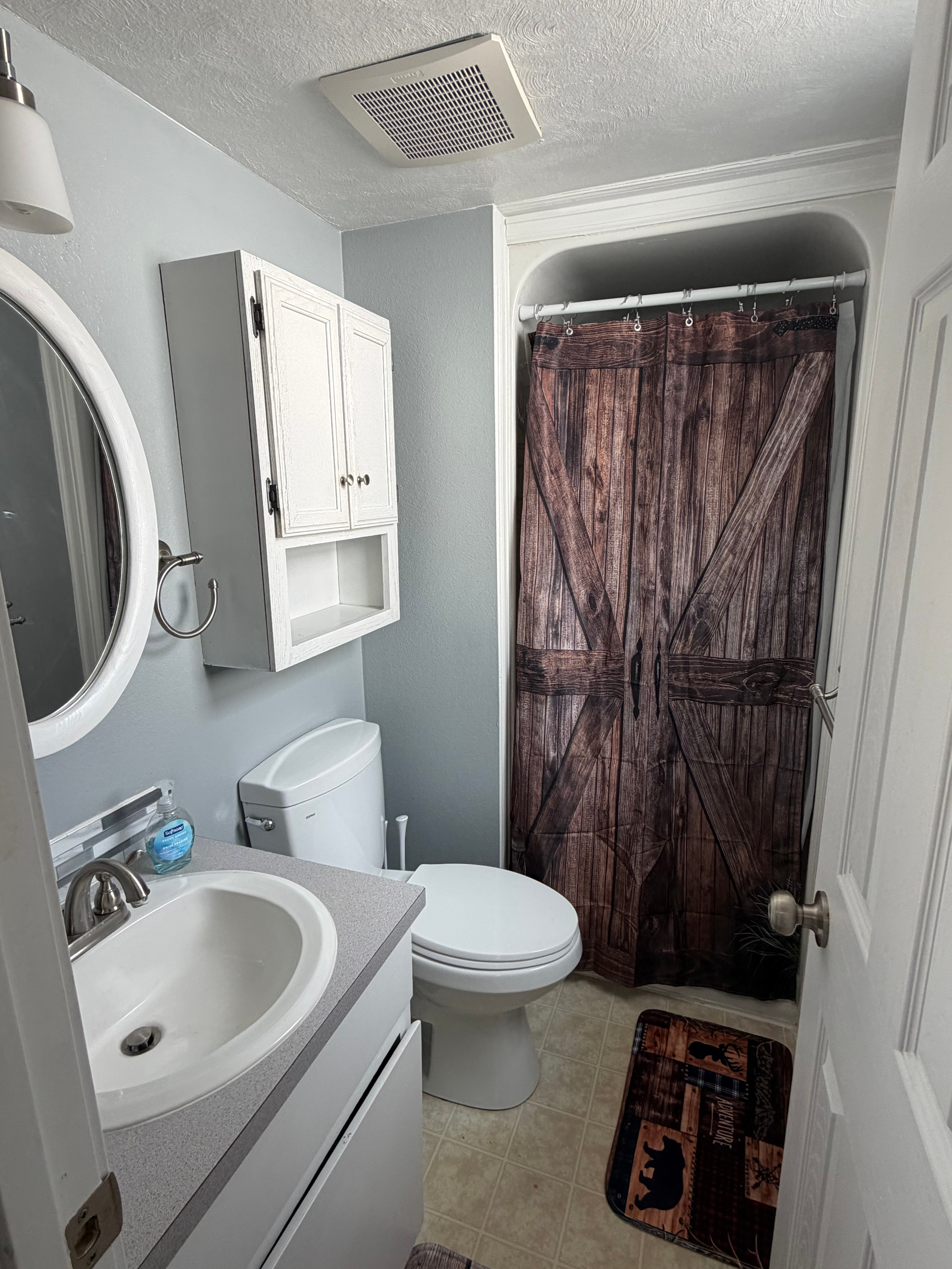 Private Bed and Bathroom - Photo 2