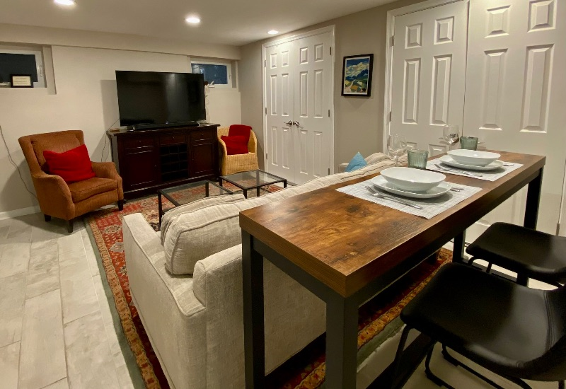 Cozy One-Bedroom Unit With Everything You Could Possibly Need - Photo 8