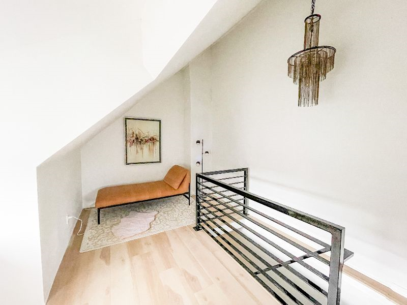 *Modern 3 Bed Park Ave. Stunner* - Photo 4