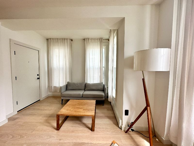 Charming Fully Furnished Apartment in Quiet Catskill Neighborhood with High-End Amenities - Photo 2