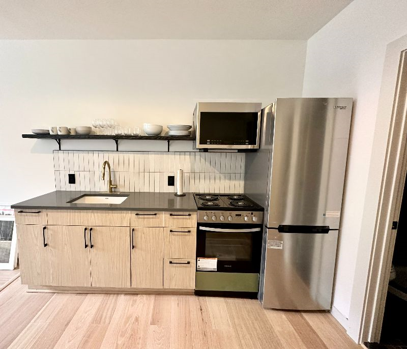 Charming Fully Furnished Apartment in Quiet Catskill Neighborhood with High-End Amenities - Photo 4
