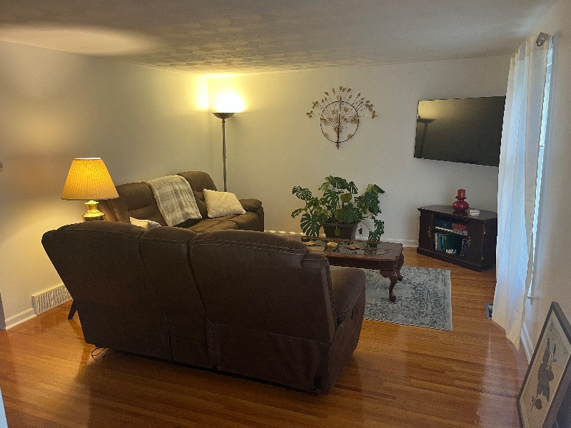 Lovely ranch home for rent in a quiet and safe neighborhood - Photo 4