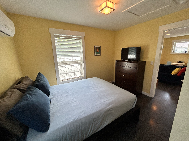1 BR Garage Apartment - Photo 3