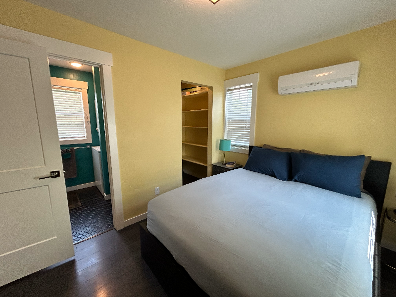 1 BR Garage Apartment - Photo 8
