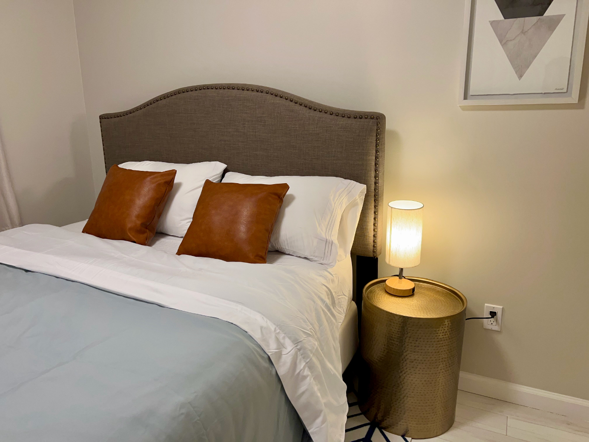 Rare & Modern 2 Master Bedroom Guest Suites - Photo 3
