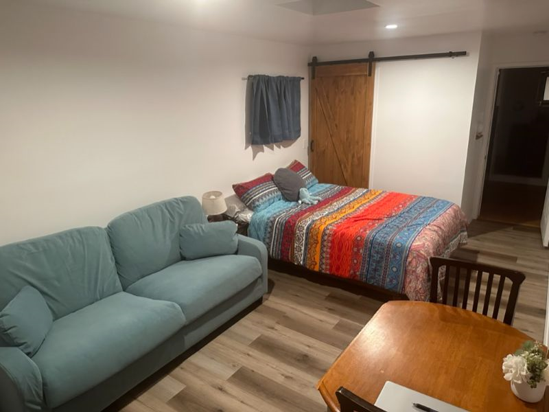Clean and bright studio centrally located
