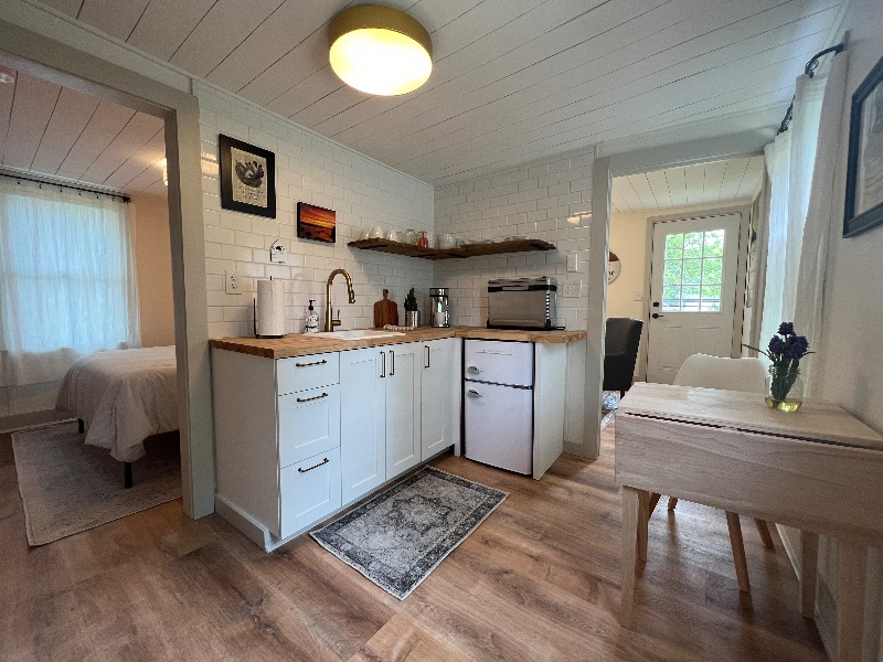 Safe, Cozy  Apartment In The Village of Youngstown, NY - Photo 2