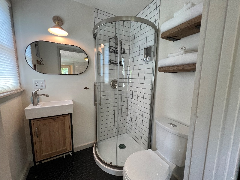 Safe, Cozy  Apartment In The Village of Youngstown, NY - Photo 7