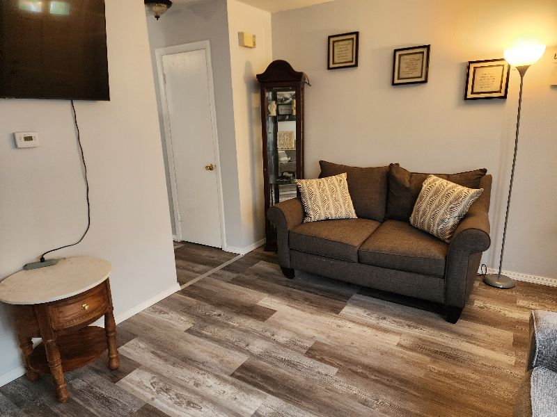 Tranquil Haven Quaint and Cozy Duplex near Area Hospitals - Photo 6