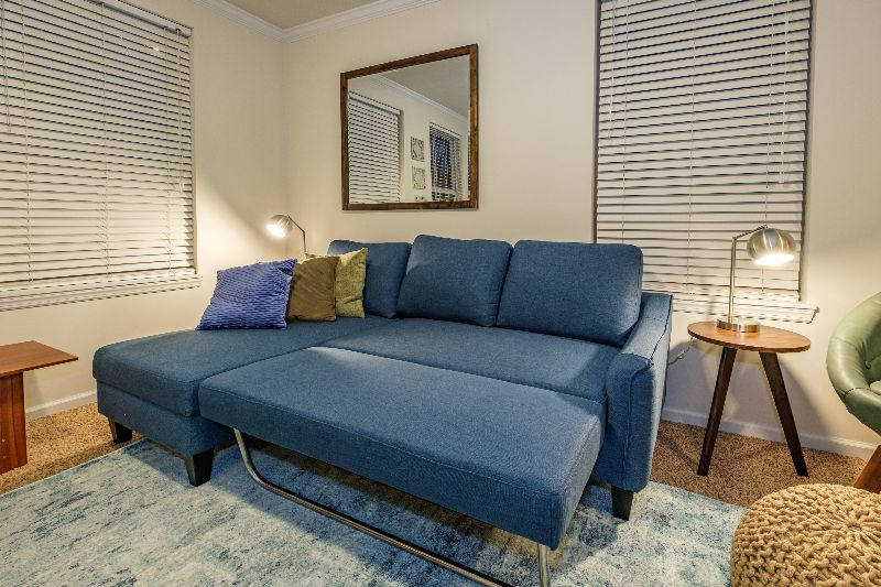 Comfortable, Overlooks Downtown - Photo 5