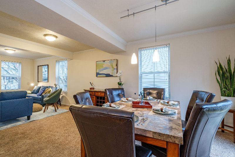 Comfortable, Overlooks Downtown - Photo 6