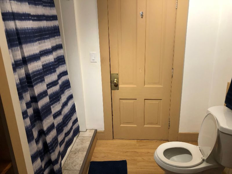 Furnished large 1 Bedroom apartment  1 mile from CVMC - Photo 2