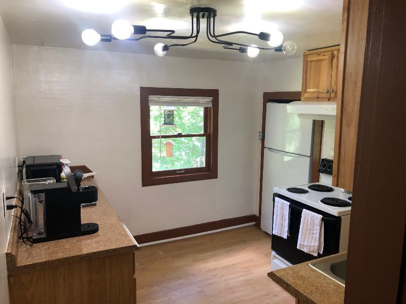 Furnished large 1 Bedroom apartment  1 mile from CVMC - Photo 3