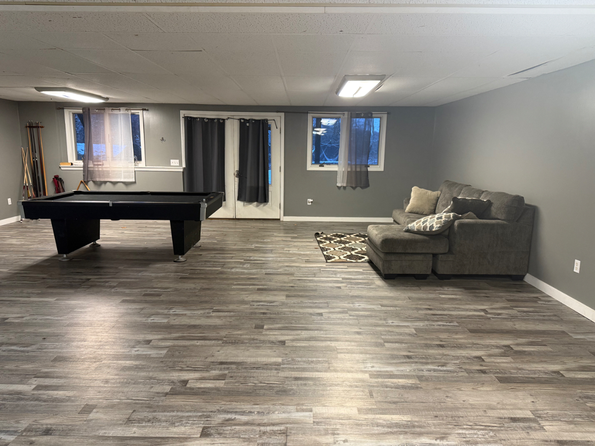 Secluded Basement Apartment - Photo 9