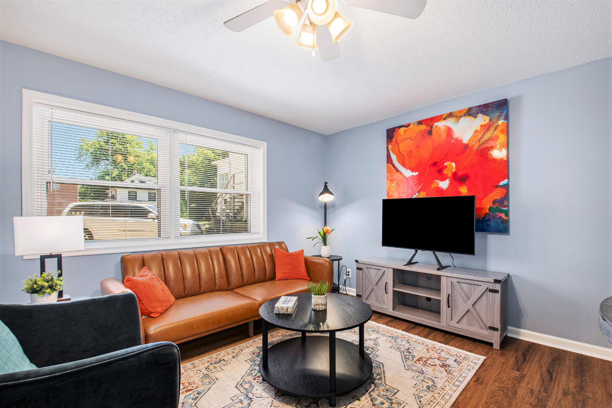 Field Club Apartments Close to UNMC