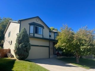 West Side Private Basement Fully Furnished