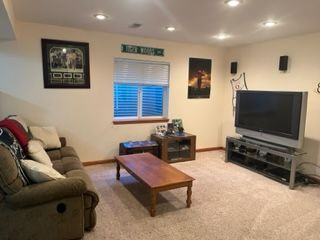 West Side Private Basement Fully Furnished - Photo 5