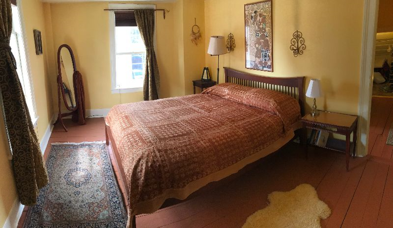 Beautiful historic 1 BR with study/guest bedroom and yard near Lake Champlain and Bike Path - Photo 3