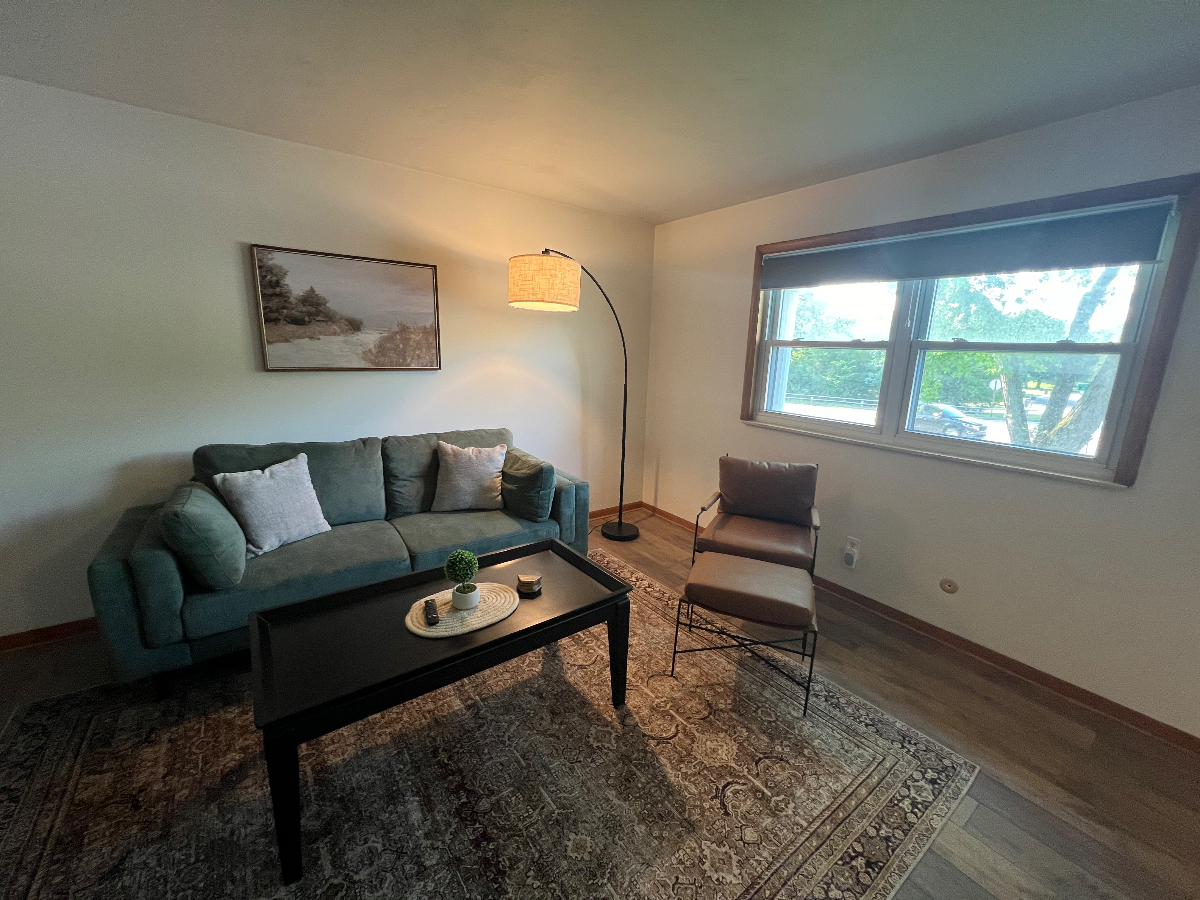 Newly renovated parkway unit 3
