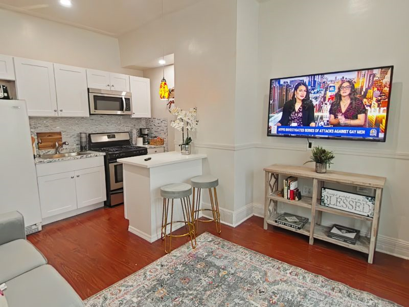 1 bedroom apartment with patio - Photo 3