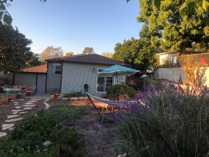Cozy California Coast Bungalow - Photo 2