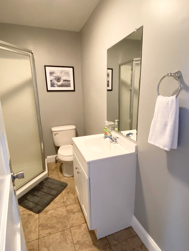 2 Bedroom 1 Bath Apartment - Photo 6
