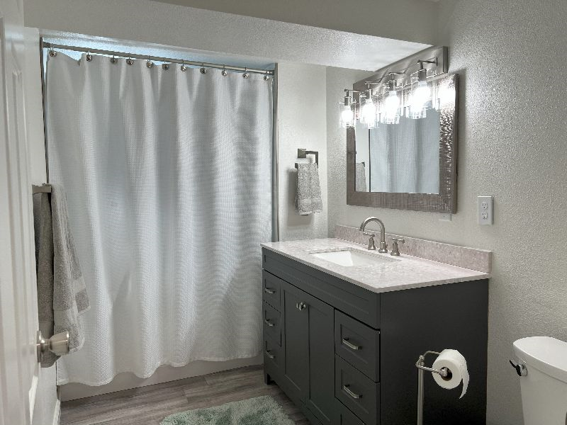 Completely Remodeled Eastside - Photo 11