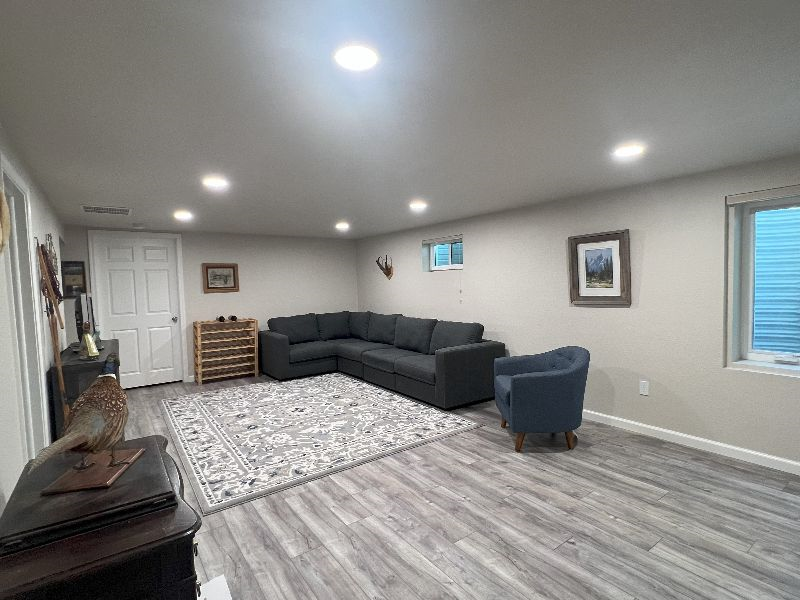 Completely Remodeled Eastside - Photo 3