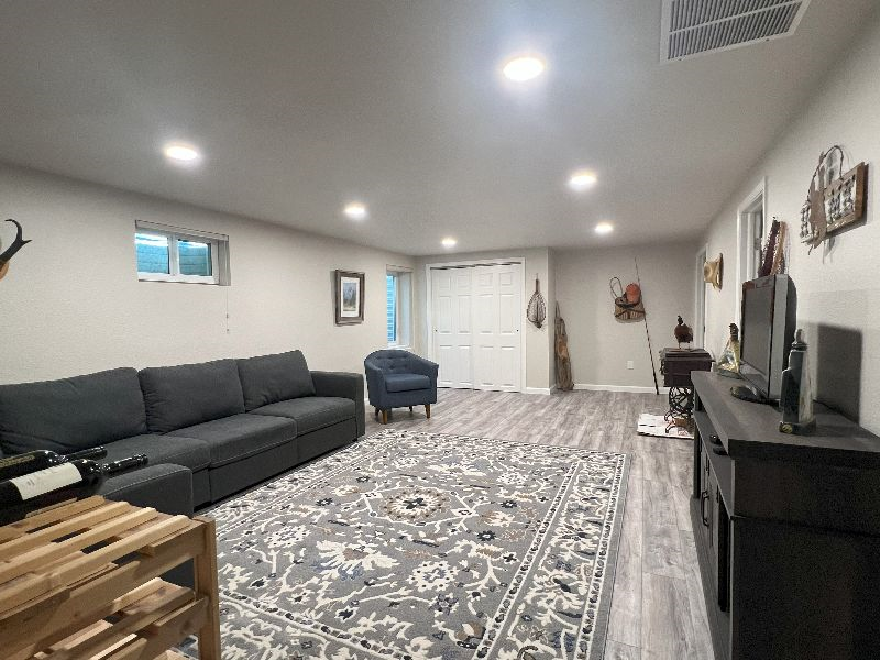 Completely Remodeled Eastside - Photo 5