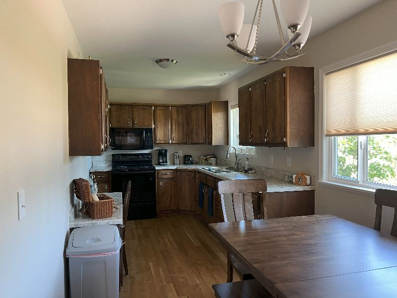 Completely Remodeled Eastside - Photo 6