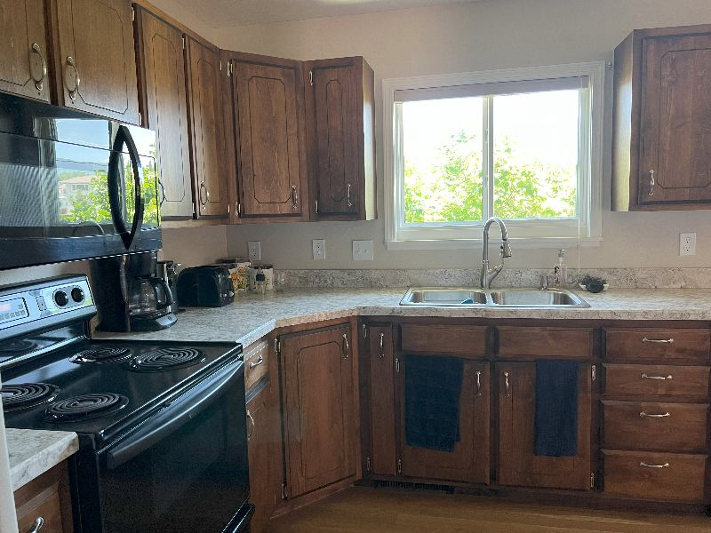 Completely Remodeled Eastside - Photo 7