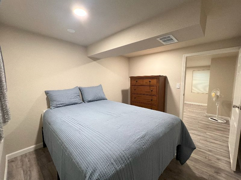 Completely Remodeled Eastside - Photo 10