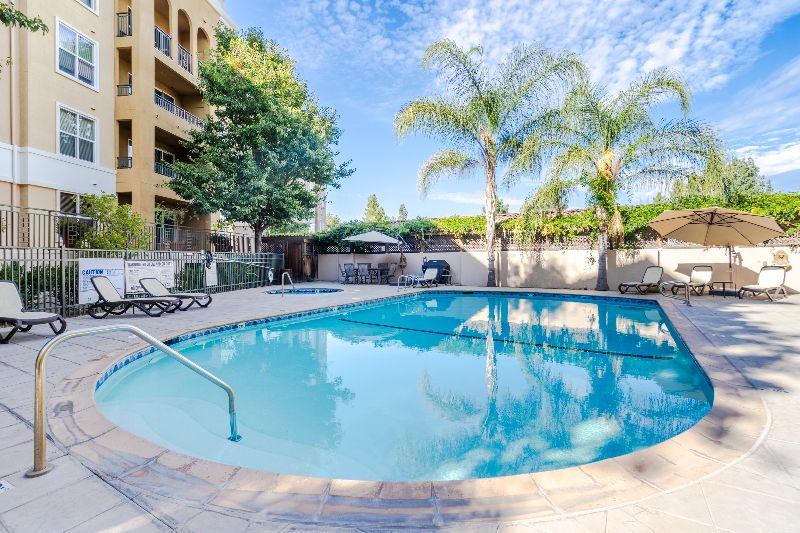 Stunning 2BR Condo in San Jose with Luxurious Amenities Near, Santa Clara Valley Medical Center - Photo 4