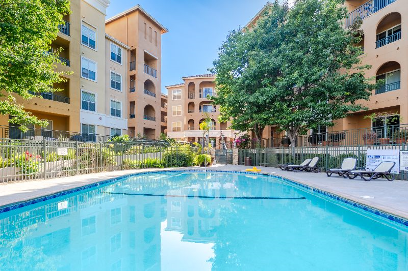 Stunning 2BR Condo in San Jose with Luxurious Amenities Near, Santa Clara Valley Medical Center - Photo 2