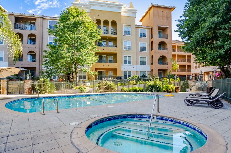 Stunning 2BR Condo in San Jose with Luxurious Amenities Near, Santa Clara Valley Medical Center - Photo 3